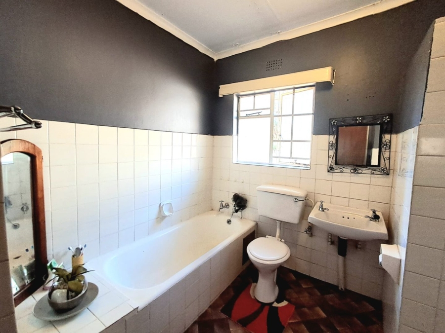 5 Bedroom Property for Sale in Vaalpark Free State